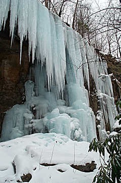 Click Here For A Larger Image Of The Ice Wall At Quarry Cave # 1 Entrance
